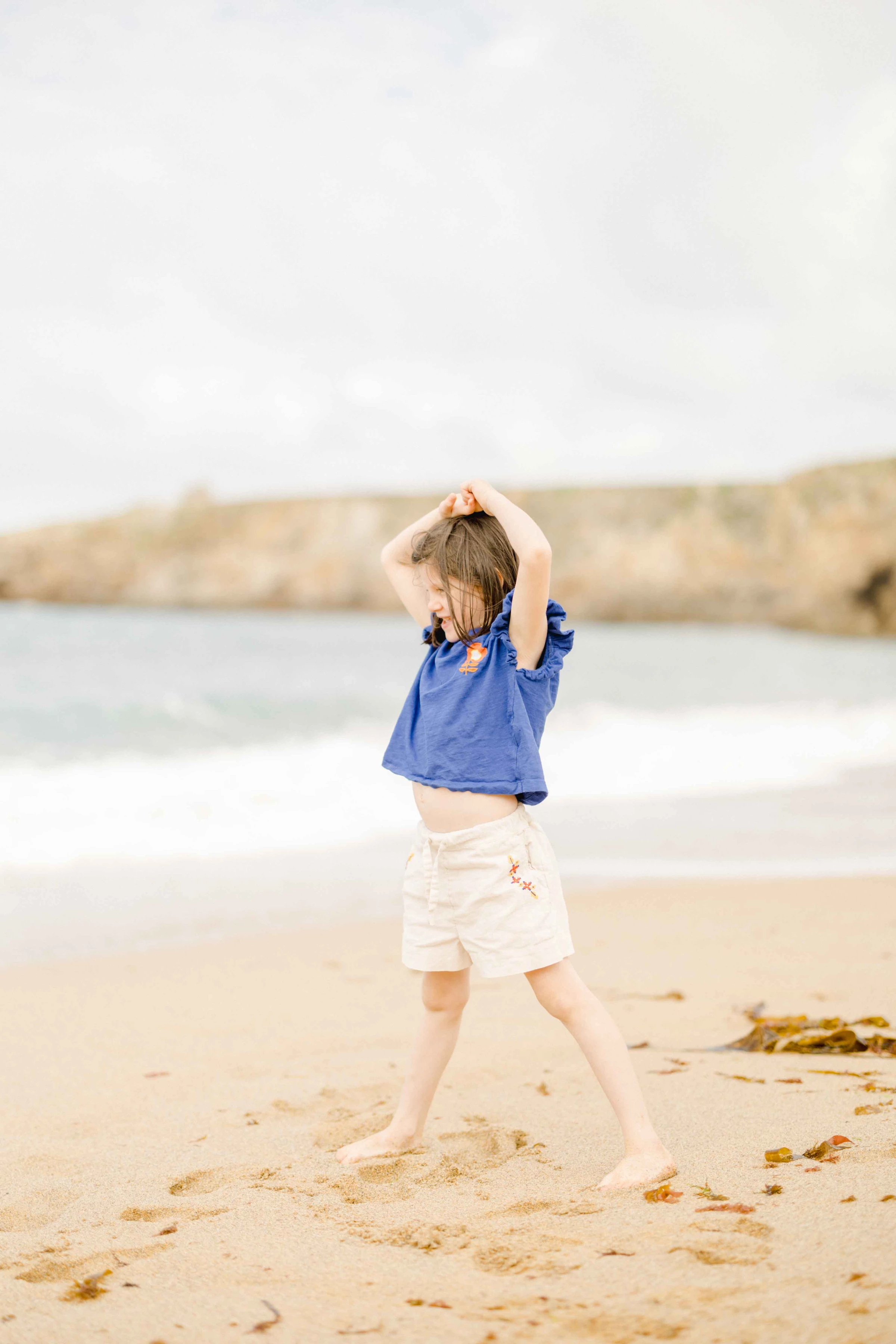 plage mer bonheur enfant beige